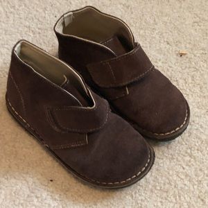 Boys light weight shoes/boots. Toddler size 11